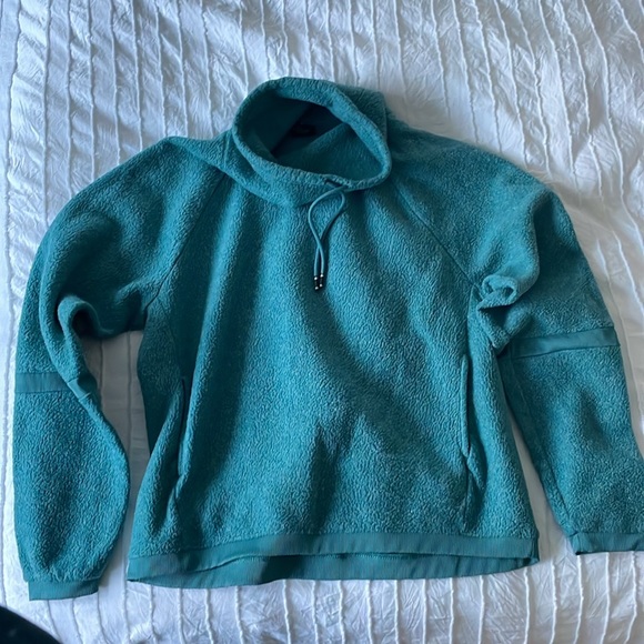 Nike fuzzy turtleneck - Picture 5 of 5
